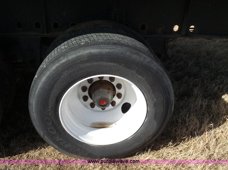 image for item J7619 2009 Utility FS2CHA flatbed trailer