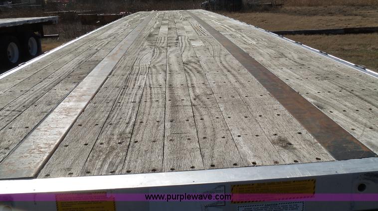 image for item J7620 2009 Utility FS2CHA flatbed trailer