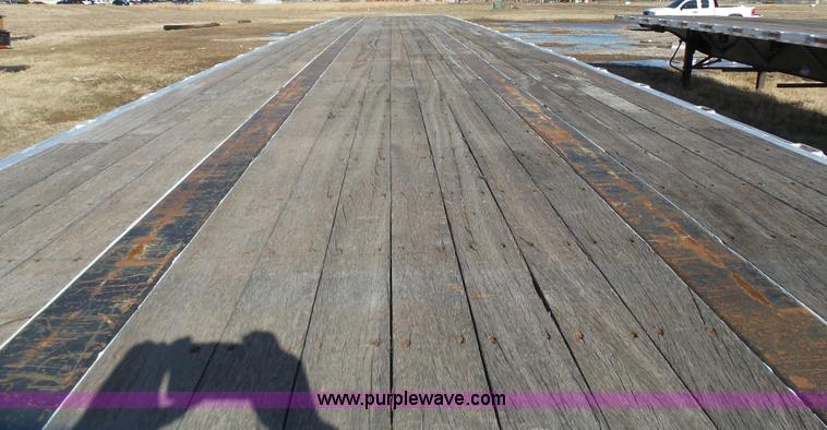 image for item J7620 2009 Utility FS2CHA flatbed trailer