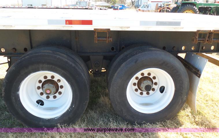 image for item J7620 2009 Utility FS2CHA flatbed trailer