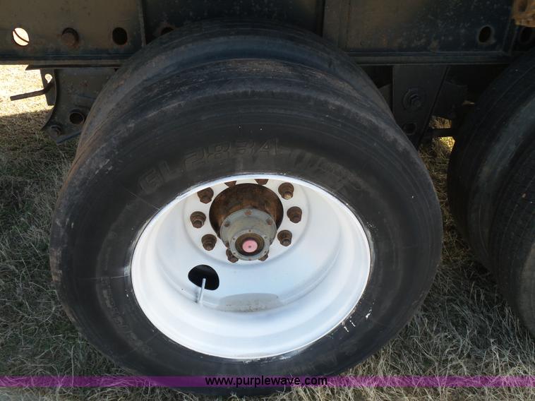 image for item J7620 2009 Utility FS2CHA flatbed trailer