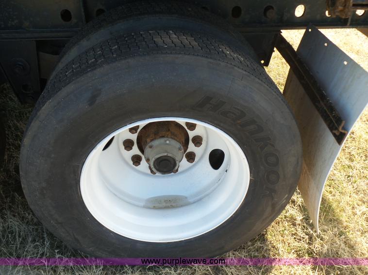 image for item J7620 2009 Utility FS2CHA flatbed trailer