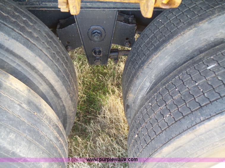 image for item J7620 2009 Utility FS2CHA flatbed trailer