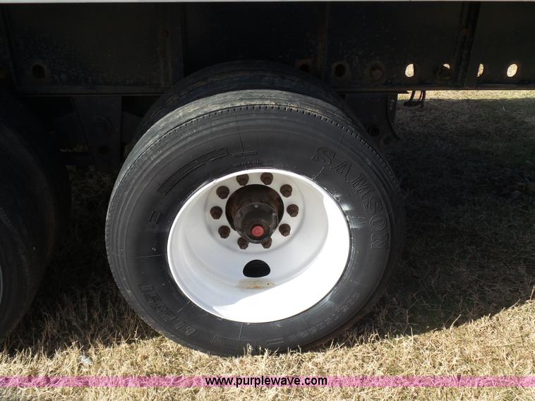 image for item J7620 2009 Utility FS2CHA flatbed trailer