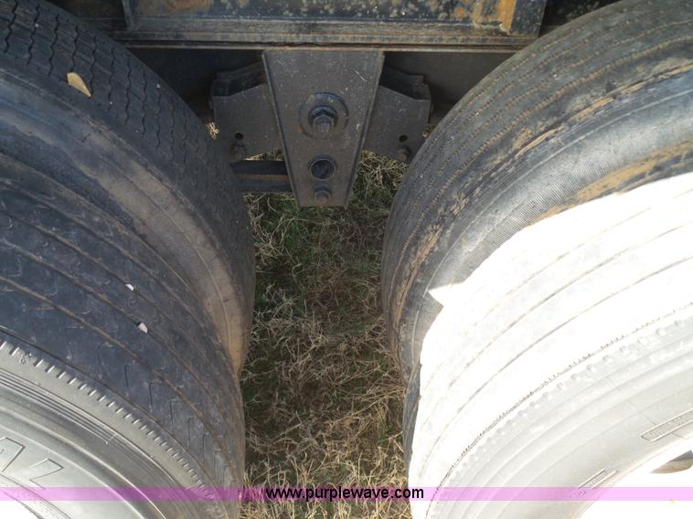 image for item J7620 2009 Utility FS2CHA flatbed trailer