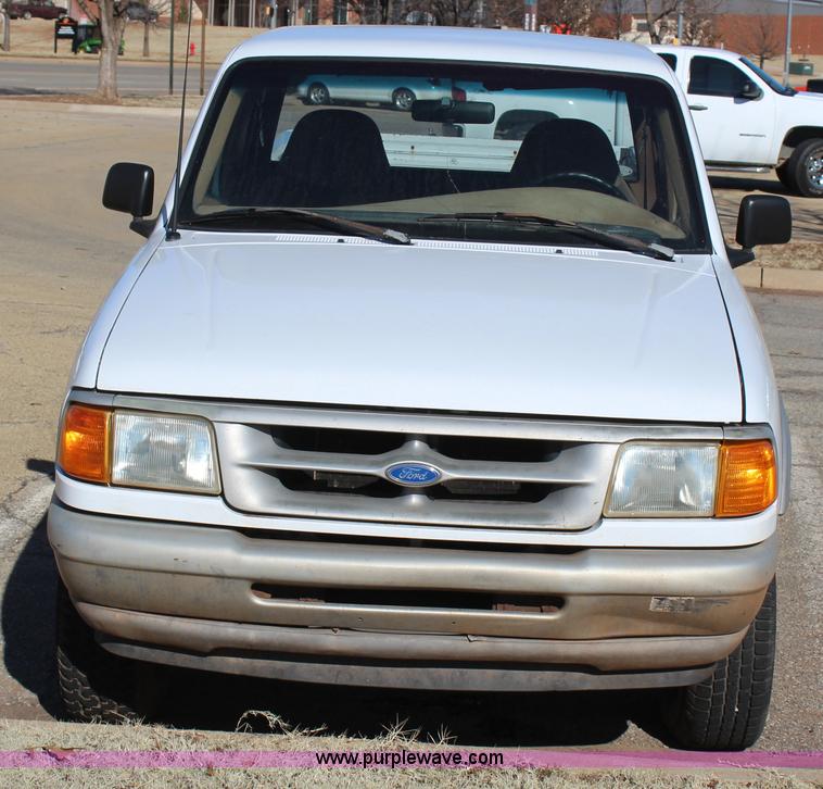 image for item J7630 1996 Ford Ranger SuperCab pickup truck