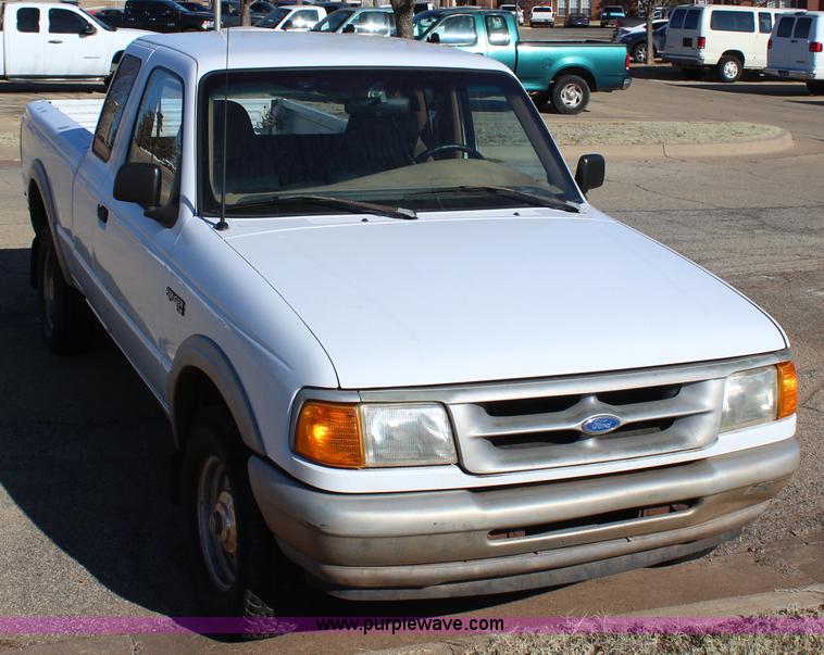 image for item J7630 1996 Ford Ranger SuperCab pickup truck