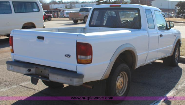 image for item J7630 1996 Ford Ranger SuperCab pickup truck