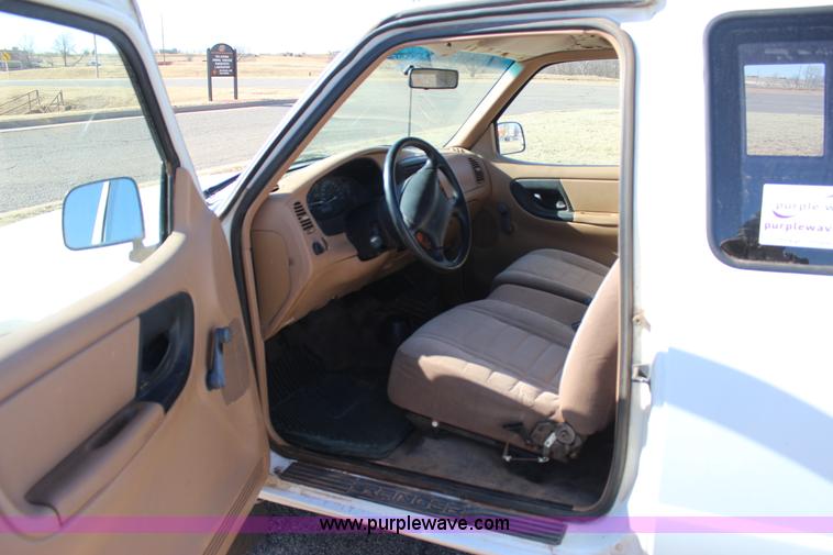 image for item J7630 1996 Ford Ranger SuperCab pickup truck