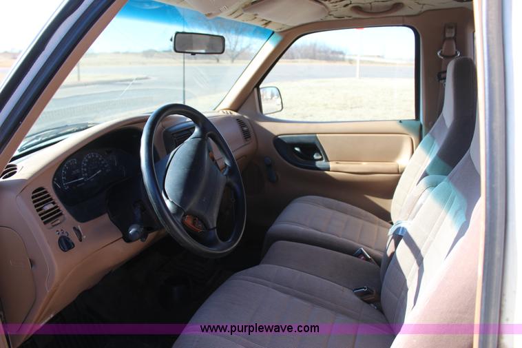 image for item J7630 1996 Ford Ranger SuperCab pickup truck
