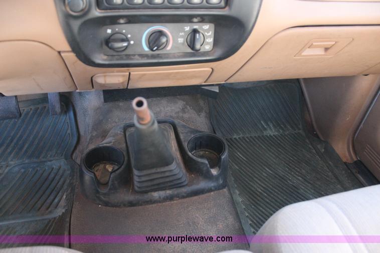 image for item J7630 1996 Ford Ranger SuperCab pickup truck