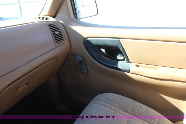 image for item J7630 1996 Ford Ranger SuperCab pickup truck