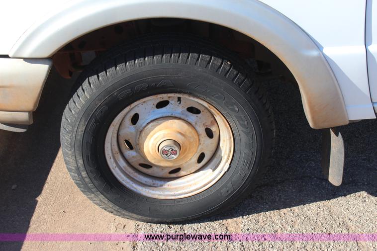 image for item J7630 1996 Ford Ranger SuperCab pickup truck