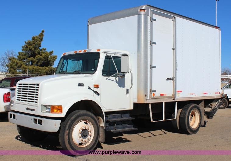 image for item J7632 2002 International 4700 box truck
