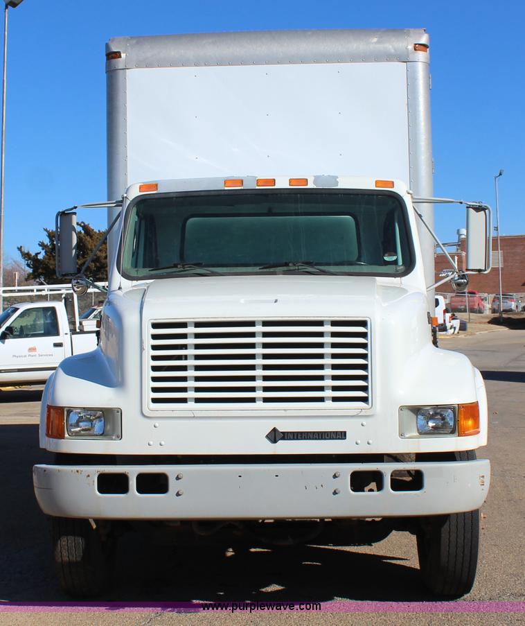 image for item J7632 2002 International 4700 box truck