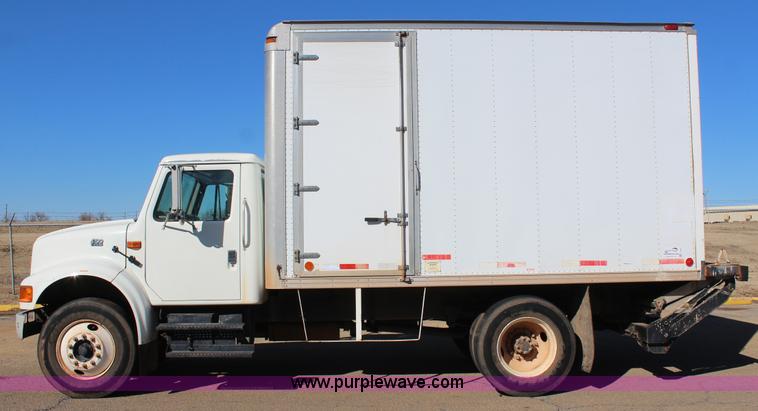 image for item J7632 2002 International 4700 box truck