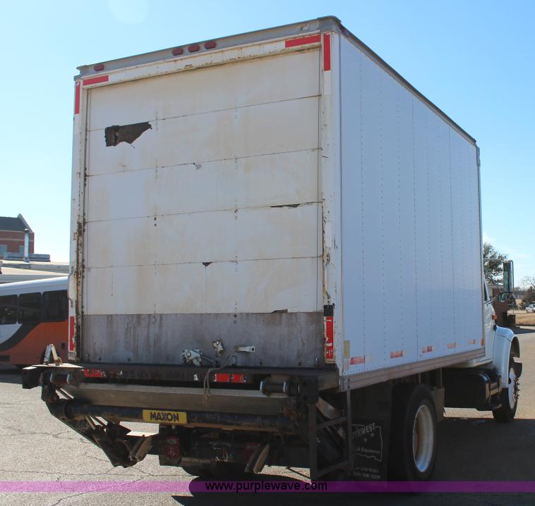 image for item J7632 2002 International 4700 box truck