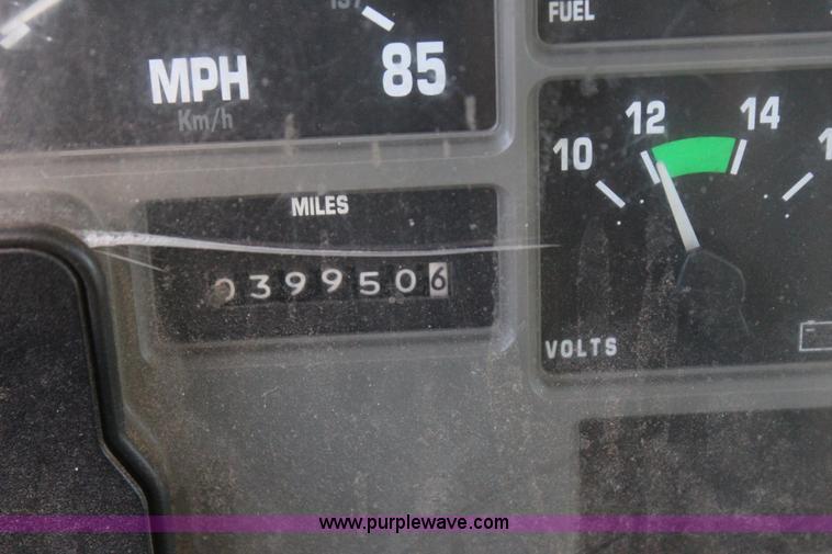 image for item J7632 2002 International 4700 box truck