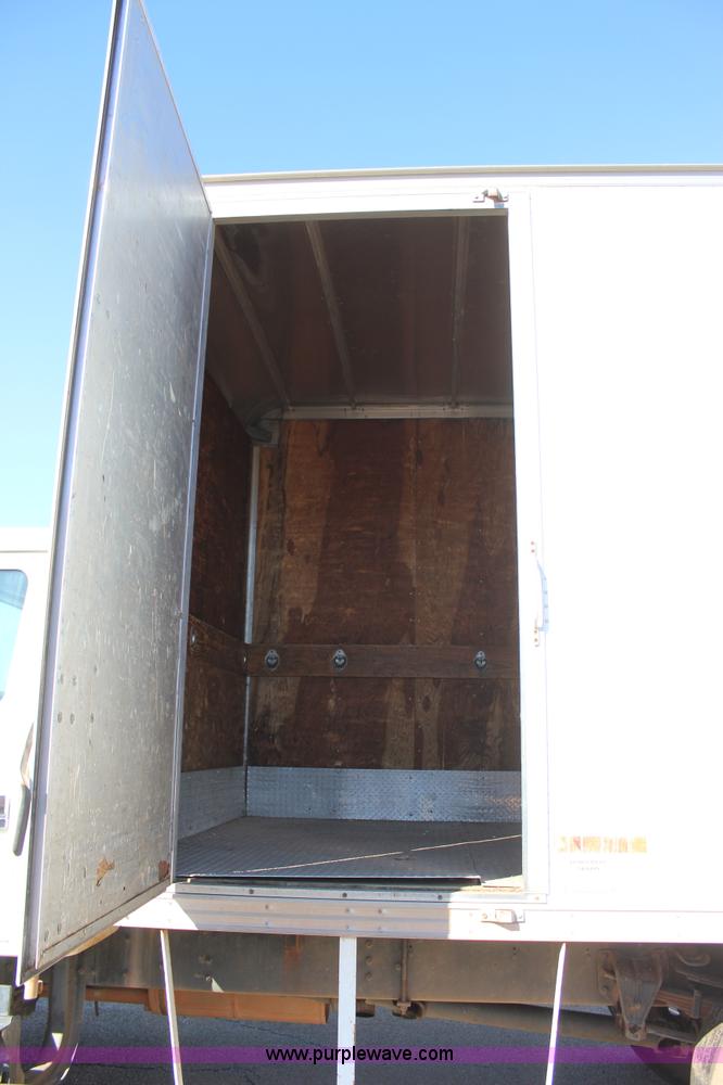 image for item J7632 2002 International 4700 box truck