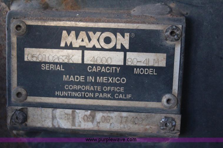 image for item J7632 2002 International 4700 box truck