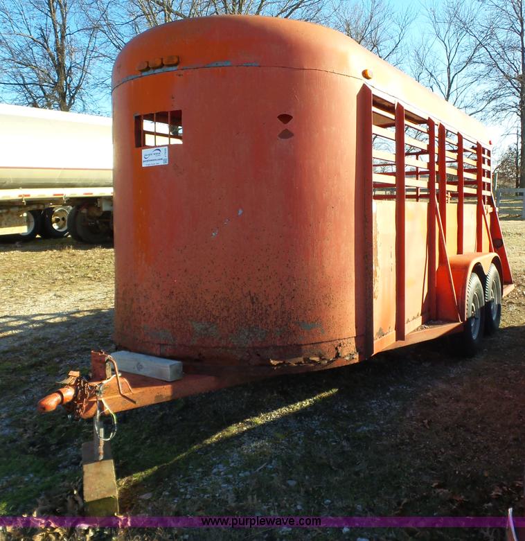 image for item J7658 1994 Chaparral livestock trailer