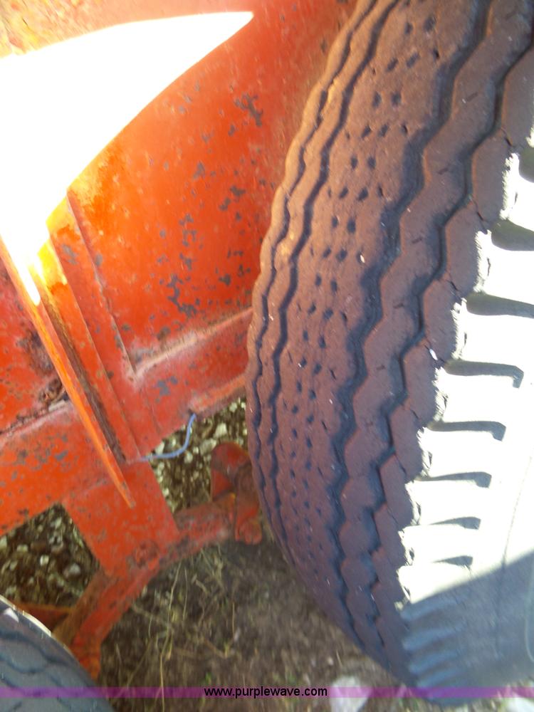 image for item J7658 1994 Chaparral livestock trailer