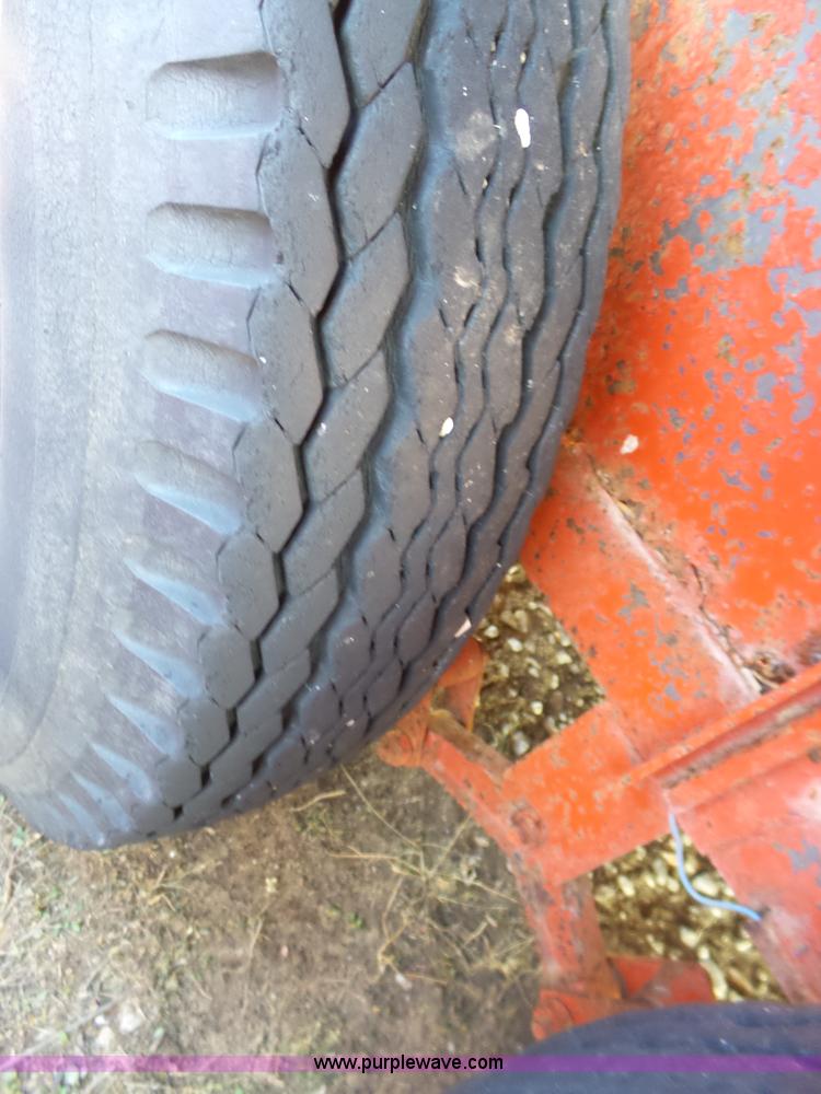 image for item J7658 1994 Chaparral livestock trailer