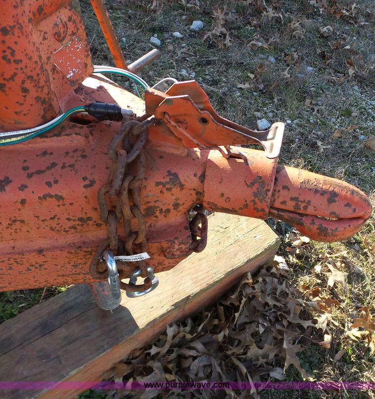 image for item J7658 1994 Chaparral livestock trailer
