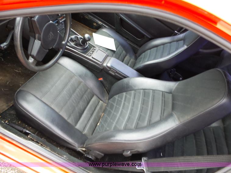 image for item J7667 1987 Porsche 924S