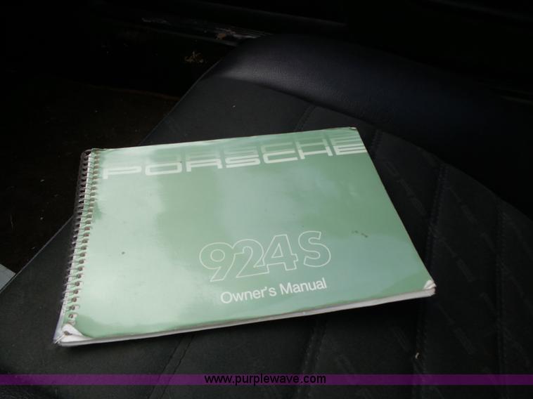 image for item J7667 1987 Porsche 924S