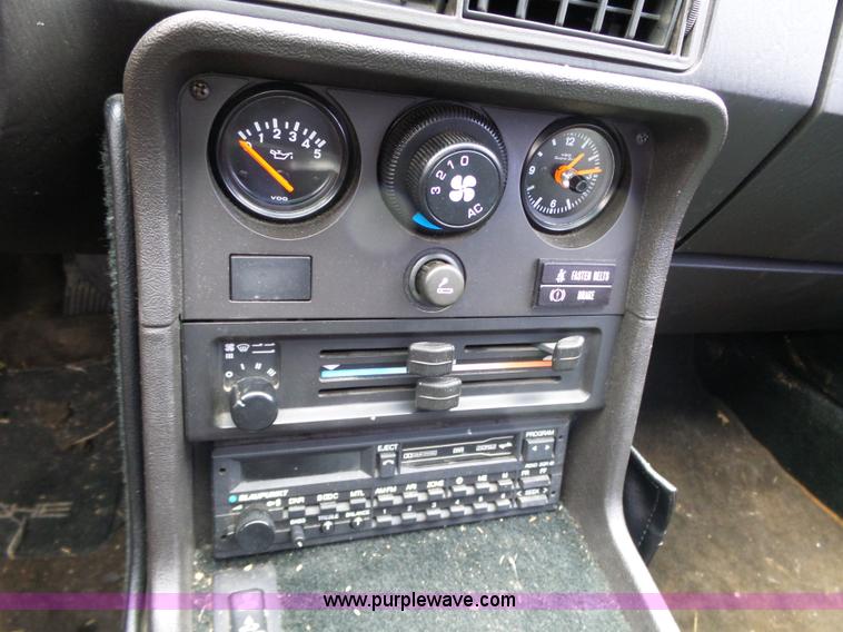 image for item J7667 1987 Porsche 924S