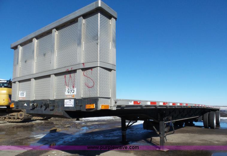 image for item J8817 2000 Transcraft flatbed trailer