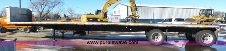 image for item J8817 2000 Transcraft flatbed trailer