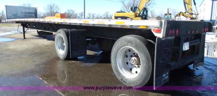 image for item J8817 2000 Transcraft flatbed trailer