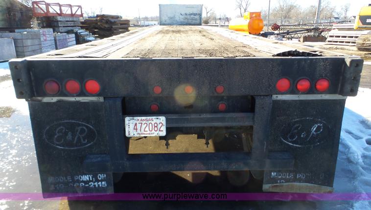 image for item J8817 2000 Transcraft flatbed trailer
