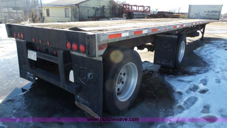 image for item J8817 2000 Transcraft flatbed trailer