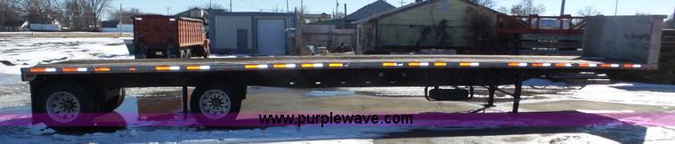 image for item J8817 2000 Transcraft flatbed trailer