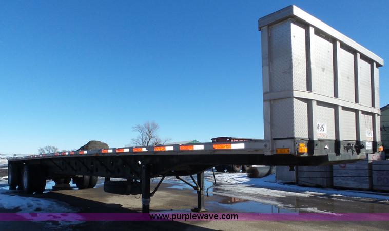 image for item J8817 2000 Transcraft flatbed trailer