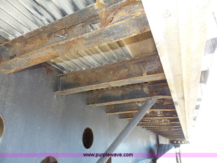 image for item J8817 2000 Transcraft flatbed trailer