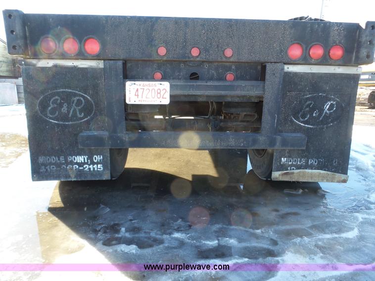 image for item J8817 2000 Transcraft flatbed trailer
