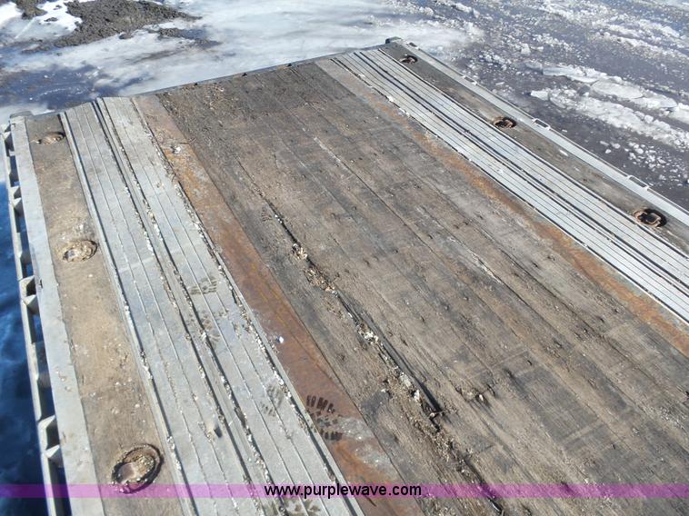 image for item J8817 2000 Transcraft flatbed trailer