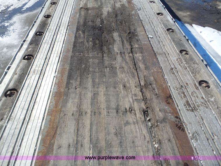 image for item J8817 2000 Transcraft flatbed trailer