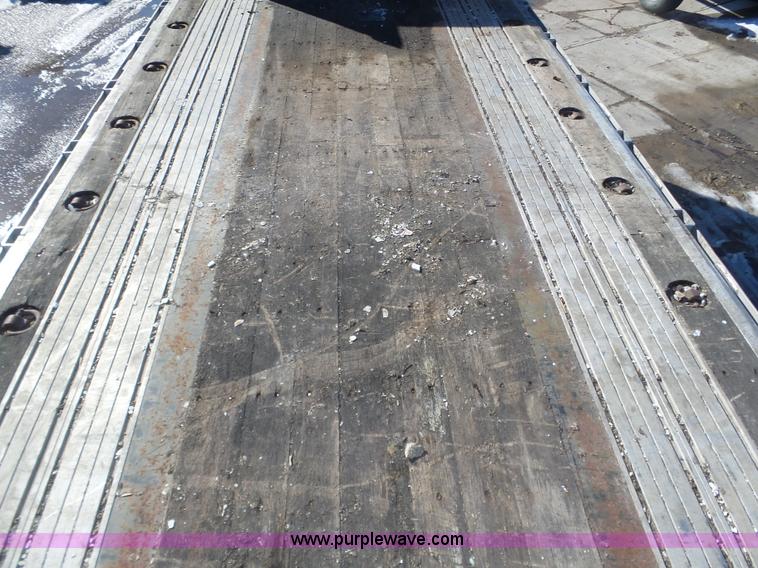 image for item J8817 2000 Transcraft flatbed trailer