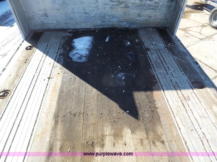 image for item J8817 2000 Transcraft flatbed trailer