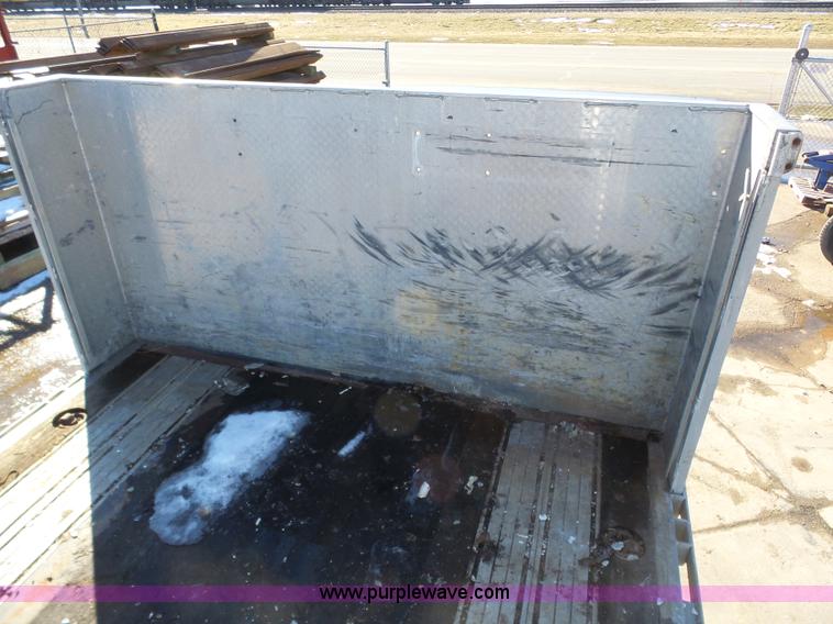 image for item J8817 2000 Transcraft flatbed trailer