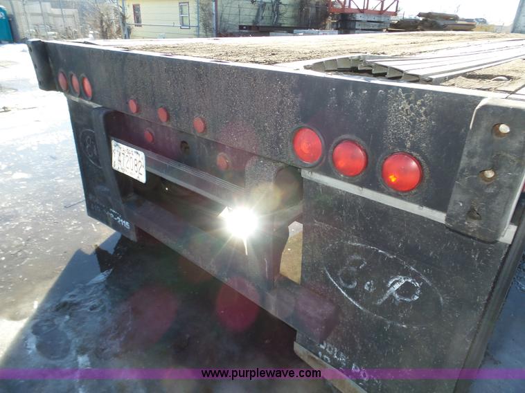 image for item J8817 2000 Transcraft flatbed trailer
