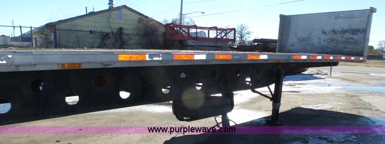 image for item J8817 2000 Transcraft flatbed trailer