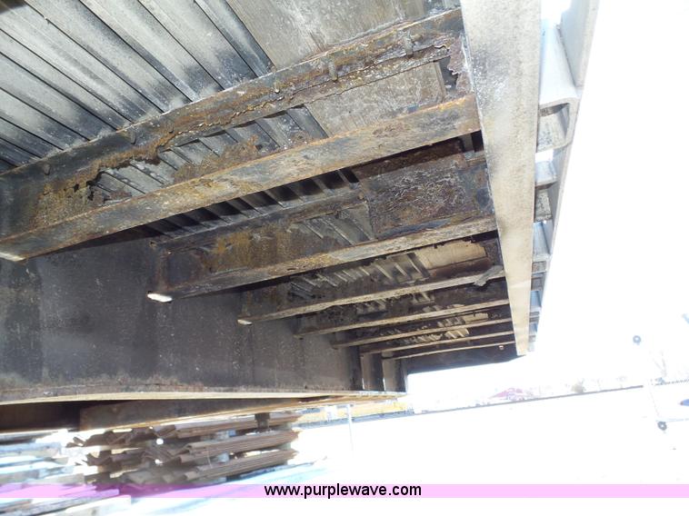 image for item J8817 2000 Transcraft flatbed trailer