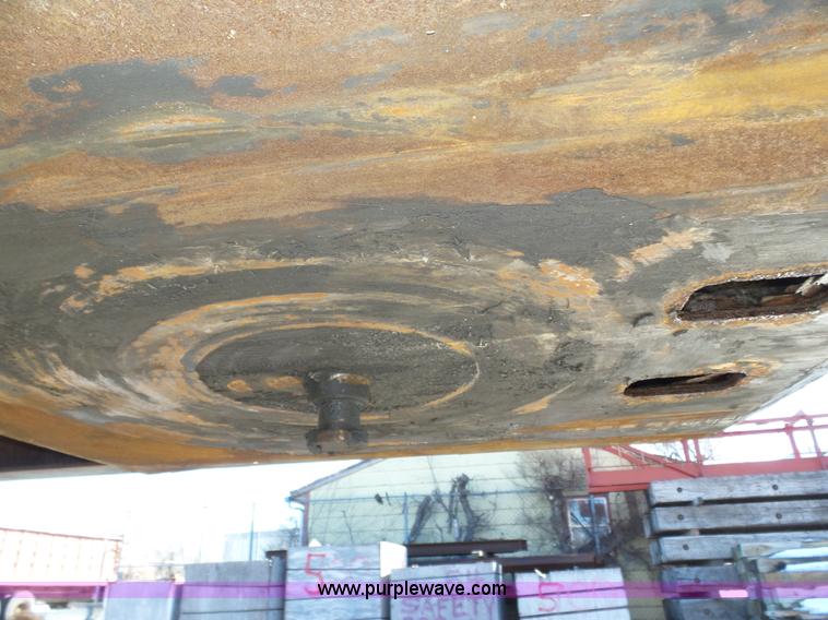 image for item J8817 2000 Transcraft flatbed trailer