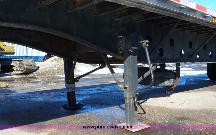image for item J8817 2000 Transcraft flatbed trailer